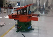 小型無人飛機質量質心轉動慣量綜合測試臺